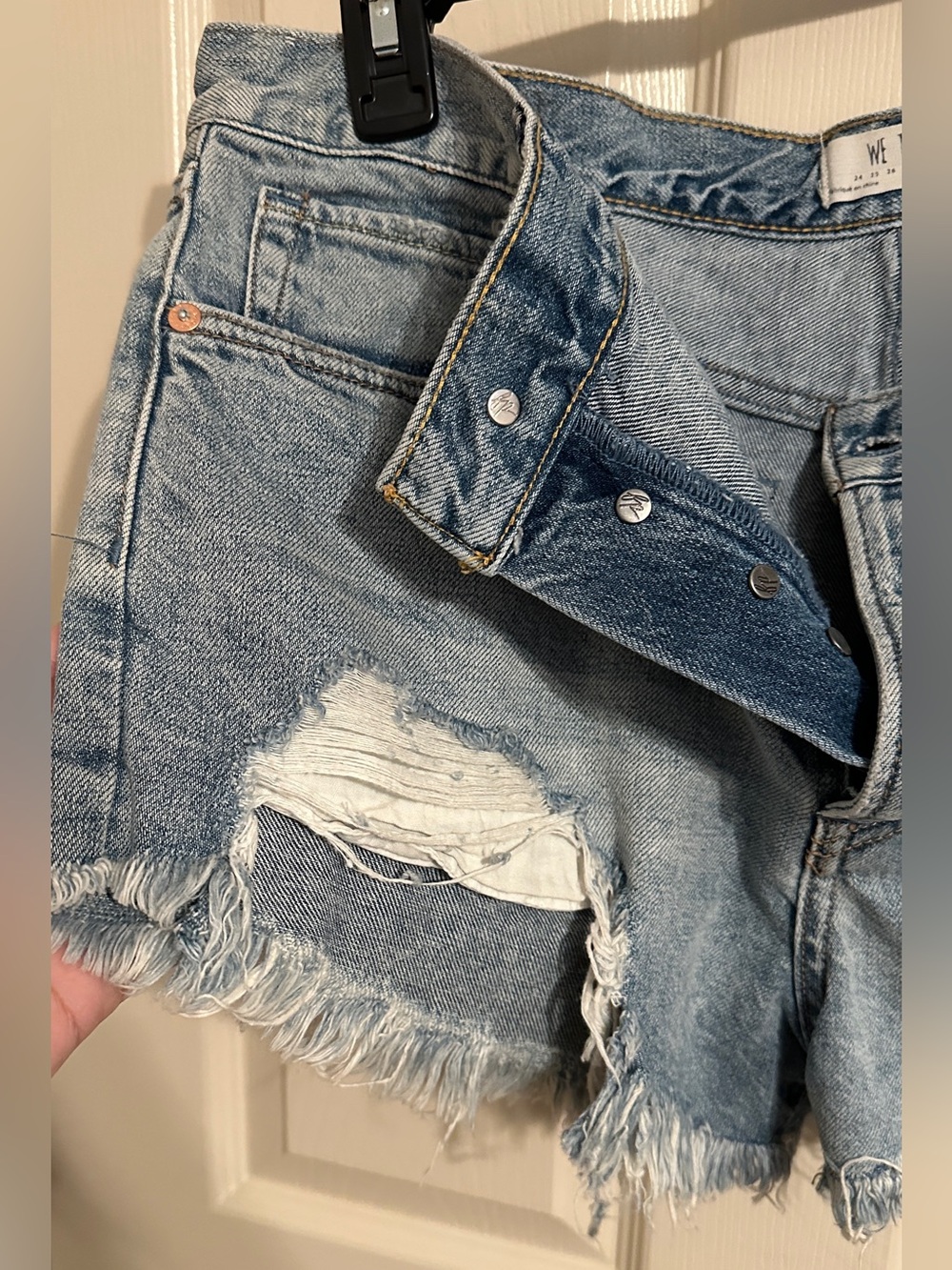 Free People We The Free Women’s Distressed Light Blue Denim Cutoff Shorts, Sz 30 - Picture 9 of 9